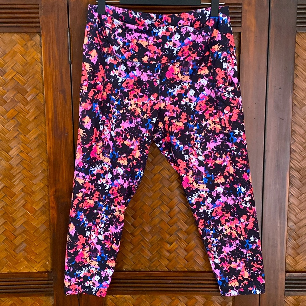 LAYER 8 -  Cropped with paint splatter print NWOT